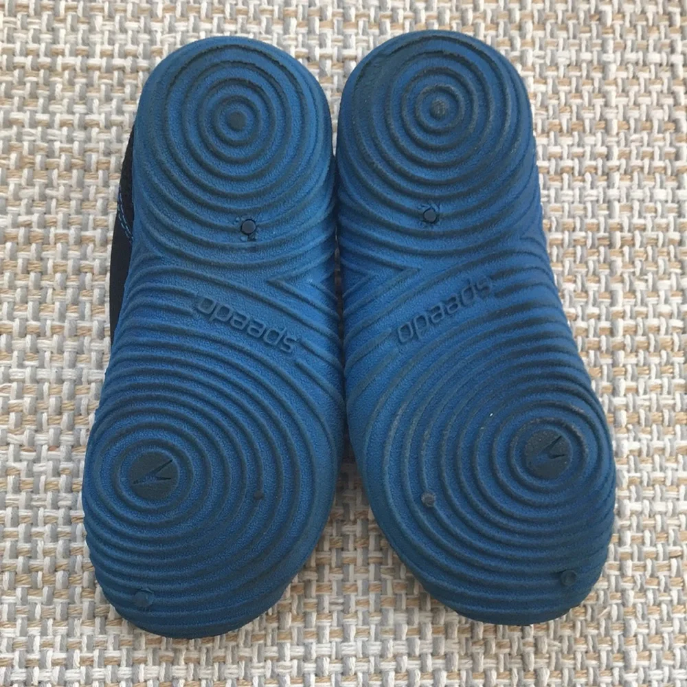 Speedo Water Shoes (toddler size 9/10)